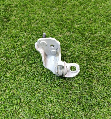 Петля задней левой двери BB5Z7826811C FORD