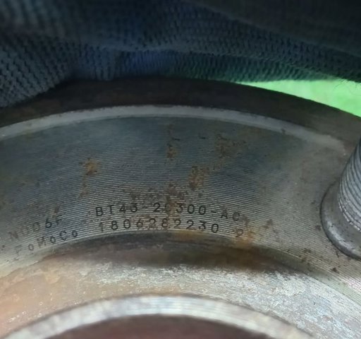 FORD BT4Z1104B Передняя ступица в наличии Винница