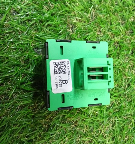 LAND ROVER FK7214776BA в наличии Винница
