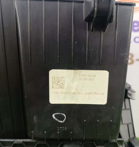 FT4Z5806010BF Ящик перчаточный (бардачок) купить Черновцы