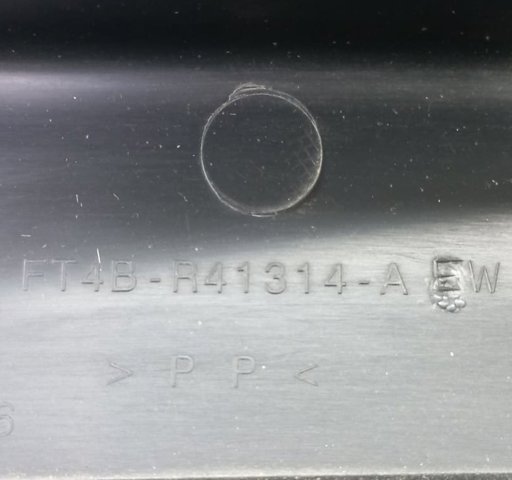 FORD FT4Z5841308AB Обшивка (облицовка) крышки багажника (двери 3/5-й задней) в наличии Черновцы