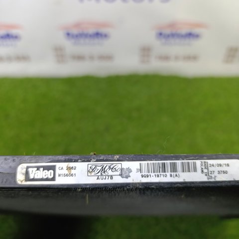 LAND ROVER LR023921 Радиатор кондиционера в наличии Черновцы