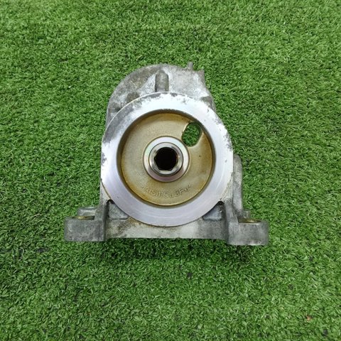 Кронштейн масляного фильтра LR030369 LAND ROVER