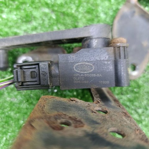 LR033257 Задний датчик положения кузова купить Николаев