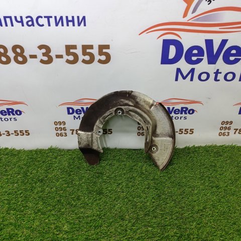 Щиток тормозного диска переднего LR057825 LAND ROVER
