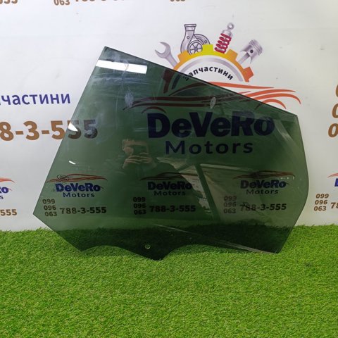 Стекло задней двери, левой LR058836 LAND ROVER