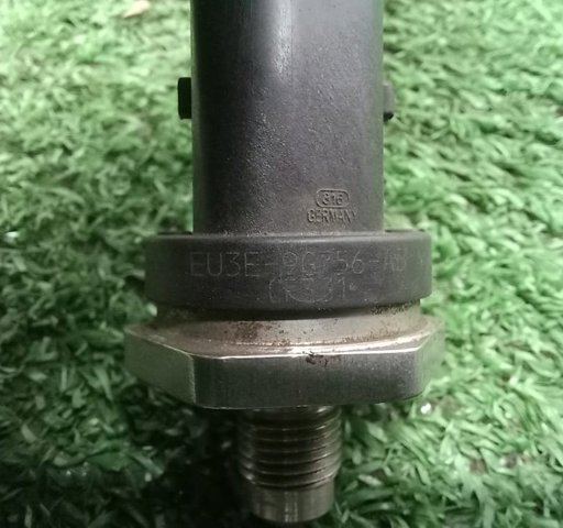 LR065516 LAND ROVER Датчик давления топлива купить в Полтава