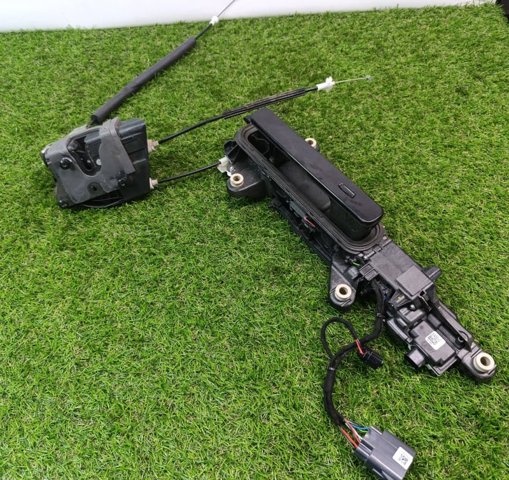 Внутренний дверной замок LR070434 LAND ROVER