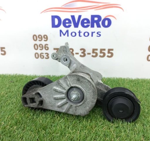 Натяжитель клинового ремня LR071035 LAND ROVER