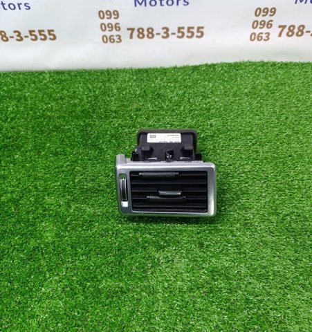 Решетка воздуховода левая LR072446 LAND ROVER