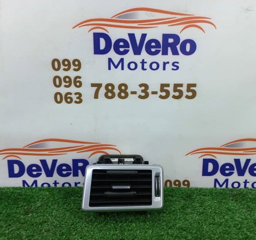 Решетка воздуховода правая LR072448 LAND ROVER