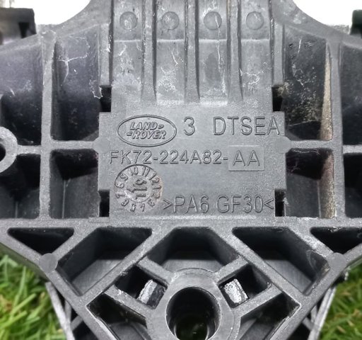 LAND ROVER LR078757 Держатель наружной ручки двери передней правой в наличии Тернополь
