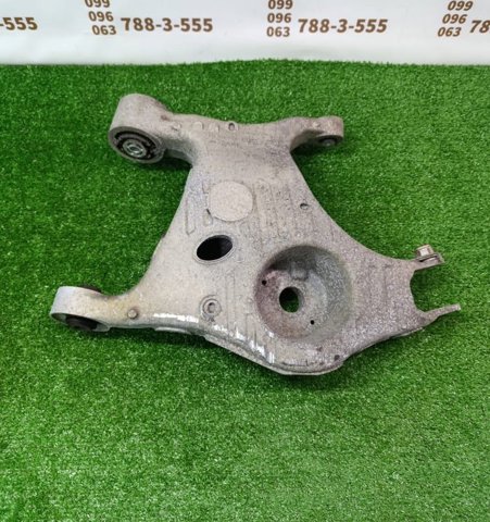 Балансир задний нижний, левый LR088530 LAND ROVER