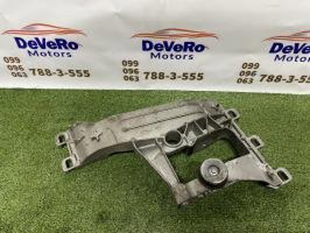 Крепление коробки передач LR090491 LAND ROVER