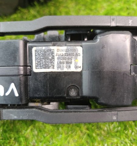LAND ROVER LR106951 в наличии Ирпень