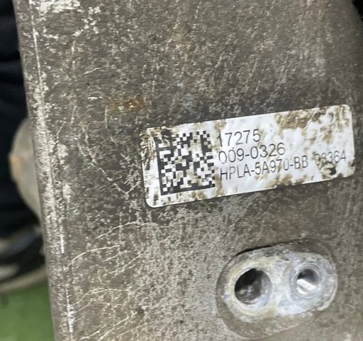 Цапфа поворотная правая LR114257 LAND ROVER