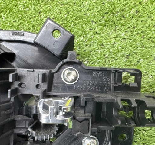 LAND ROVER LR126653 в наличии Черновцы