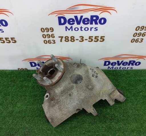 Ступица переднего колеса LR138237 LAND ROVER