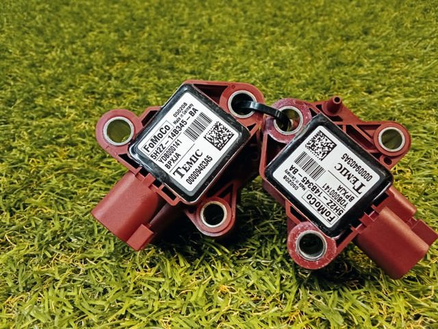 YDB000141 LAND ROVER Датчик удара купить в Николаев
