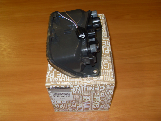 RENAULT 8200968063 Фонарь заднего хода правый в наличии Винница