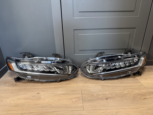 Фара дальнего света в сборе 33150TVAA01 HONDA