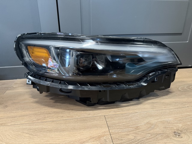 Правая блок фара 68275944AH CHRYSLER