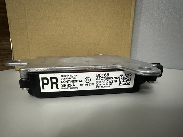 Датчик контроля мертвой зоны, задний 881620W270 TOYOTA