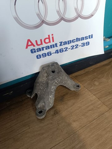 VAG 4F0199307M Кронштейн подушки (опоры) двигателя левой в наличии Киев
