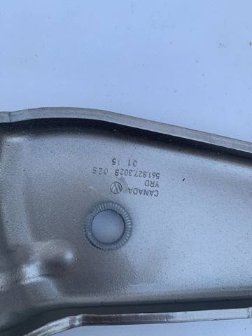 VAG 561827302B Петля крышки багажника в наличии Харьков
