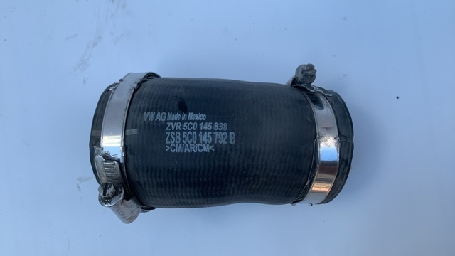 Шланг/патрубок интеркуллера 5C0145838 VAG