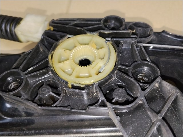 BMW 7182121 в наличии Киев