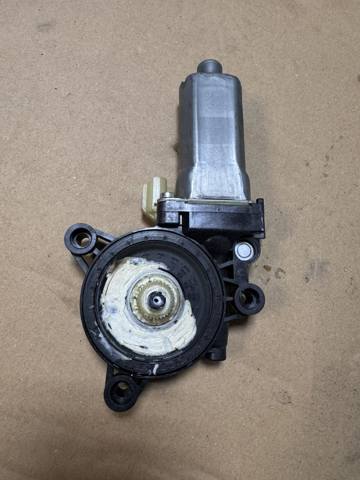 834503S001 HYUNDAI Мотор стеклоподъемника двери задней левой купить в Полтава