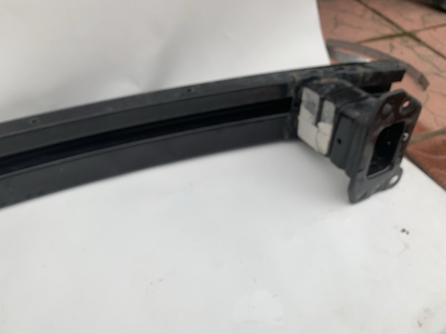 Балка бампера переднего 865303S010 HYUNDAI