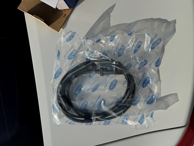MWSS093 MAGNETI MARELLI Датчик АБС задний правый купить в Чернигов