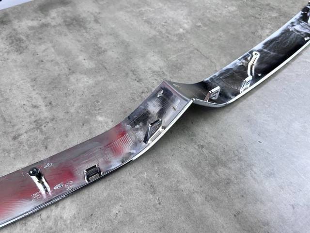 TESLA 104702200D Молдинг решетки радиатора в наличии Кривой Рог