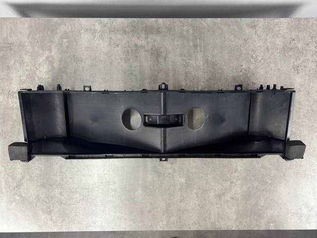TESLA 105807300B Дефлектор радиатора в наличии Чернигов