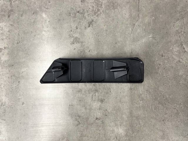 TESLA 105997900B Кронштейн крепления противотуманной фары левой в наличии Николаев