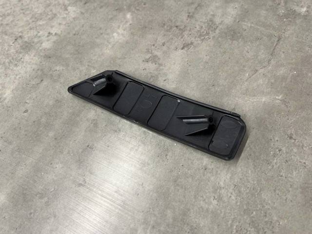TESLA 105997900B Кронштейн крепления противотуманной фары левой в наличии Житомир