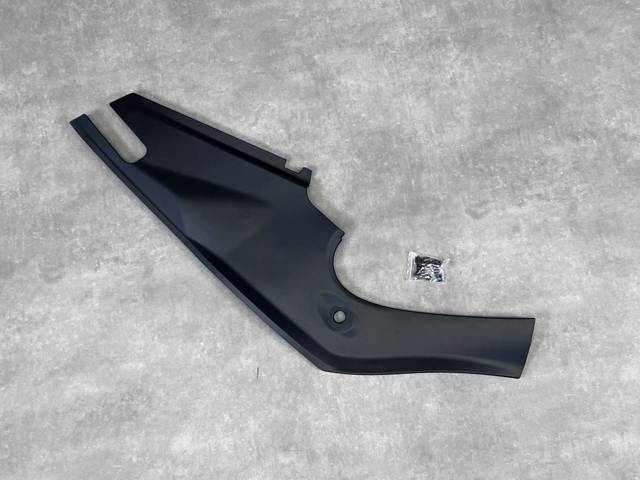 TESLA 106047900B Накладка крыла переднего правого в наличии Черкассы
