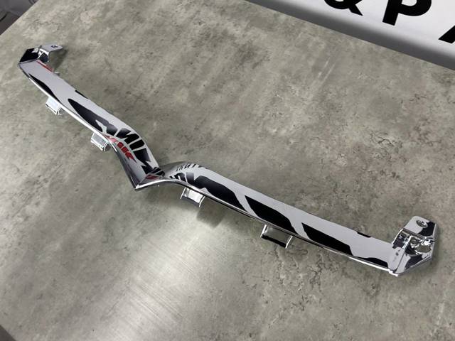TESLA 106523300D Молдинг решетки бампера переднего верхний в наличии Черновцы