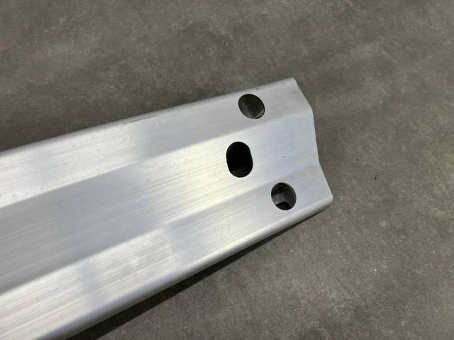 TESLA 109531400C Усилитель бампера заднего в наличии Украина