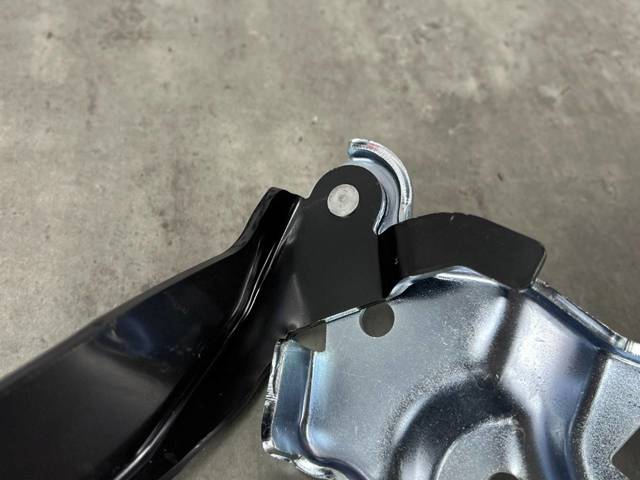 109879300D TESLA Петля капота правая купить в Хмельницкий