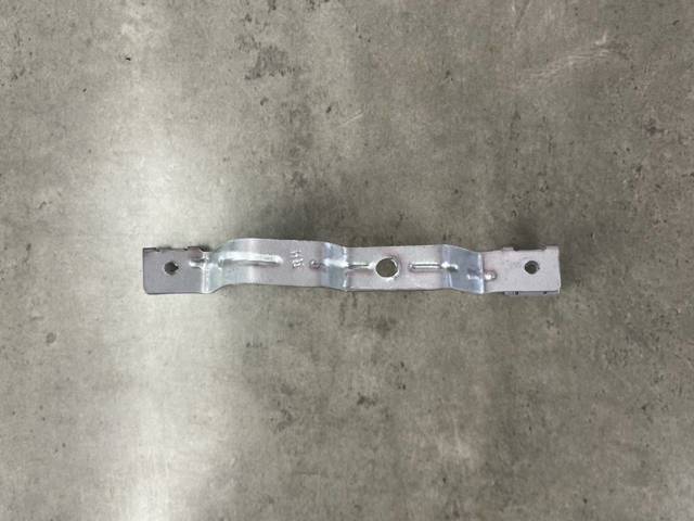 TESLA 110454100B Кронштейн бампера переднего внешний правый в наличии Павлоград
