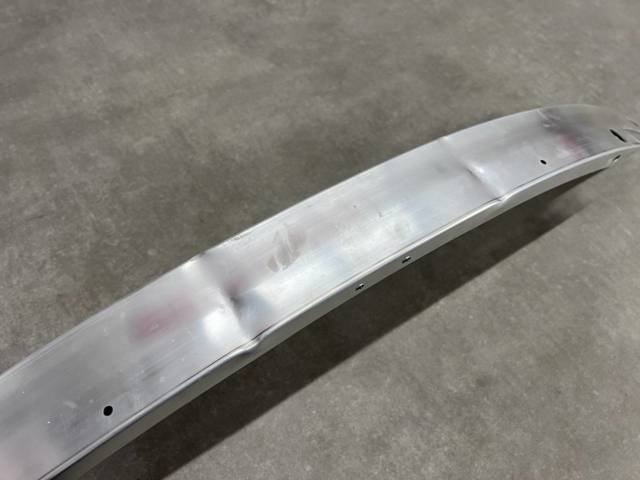 TESLA 110466700F Усилитель переднего бампера в наличии Украина