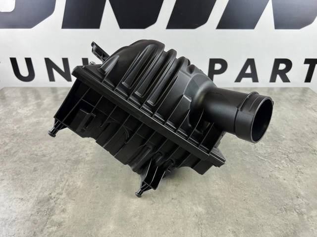 13717609482 BMW Корпус воздушного фильтра купить в Ужгород
