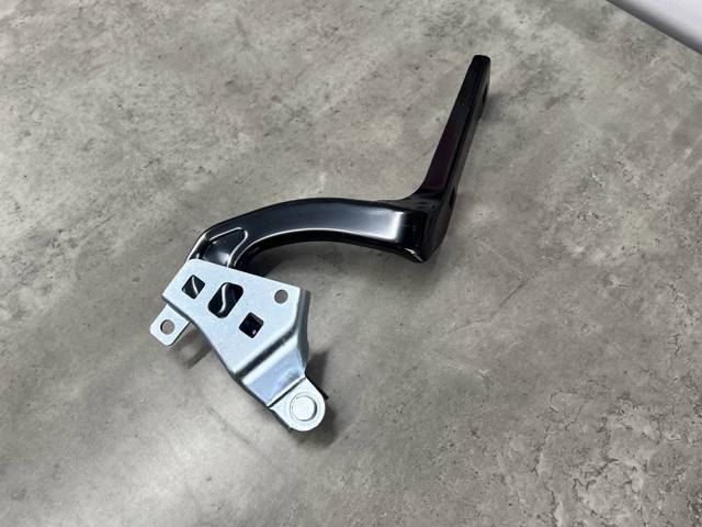 TESLA 149626700C Петля капота левая в наличии Винница