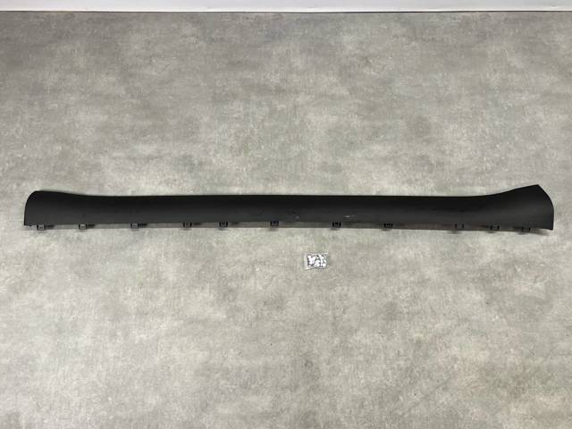 TESLA 149774000B Накладка (молдинг) порога наружная левая в наличии Житомир