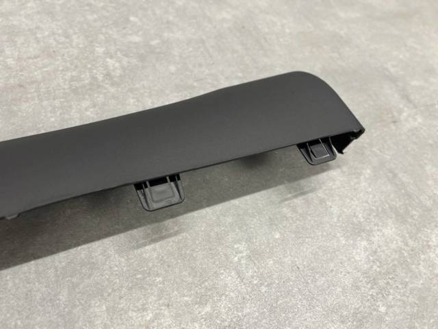 TESLA 149774400B Накладка (молдинг) порога наружная правая в наличии Винница
