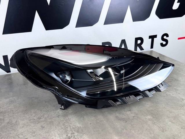 TESLA 151495300A Фара правая в наличии Ровно
