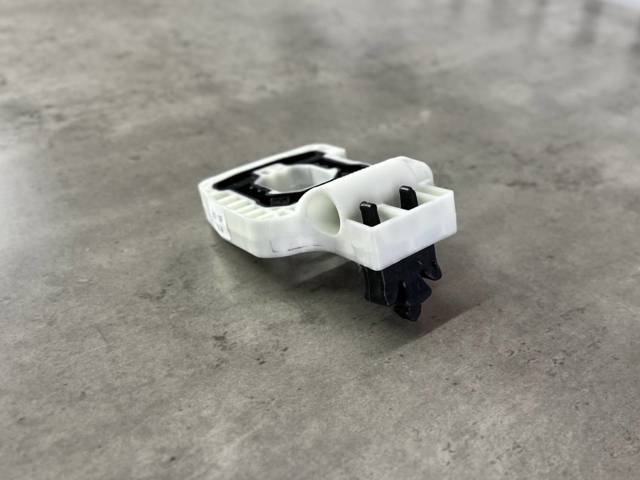 BMW 17118632139 Кронштейн (подушка крепления) радиатора нижний в наличии Тернополь